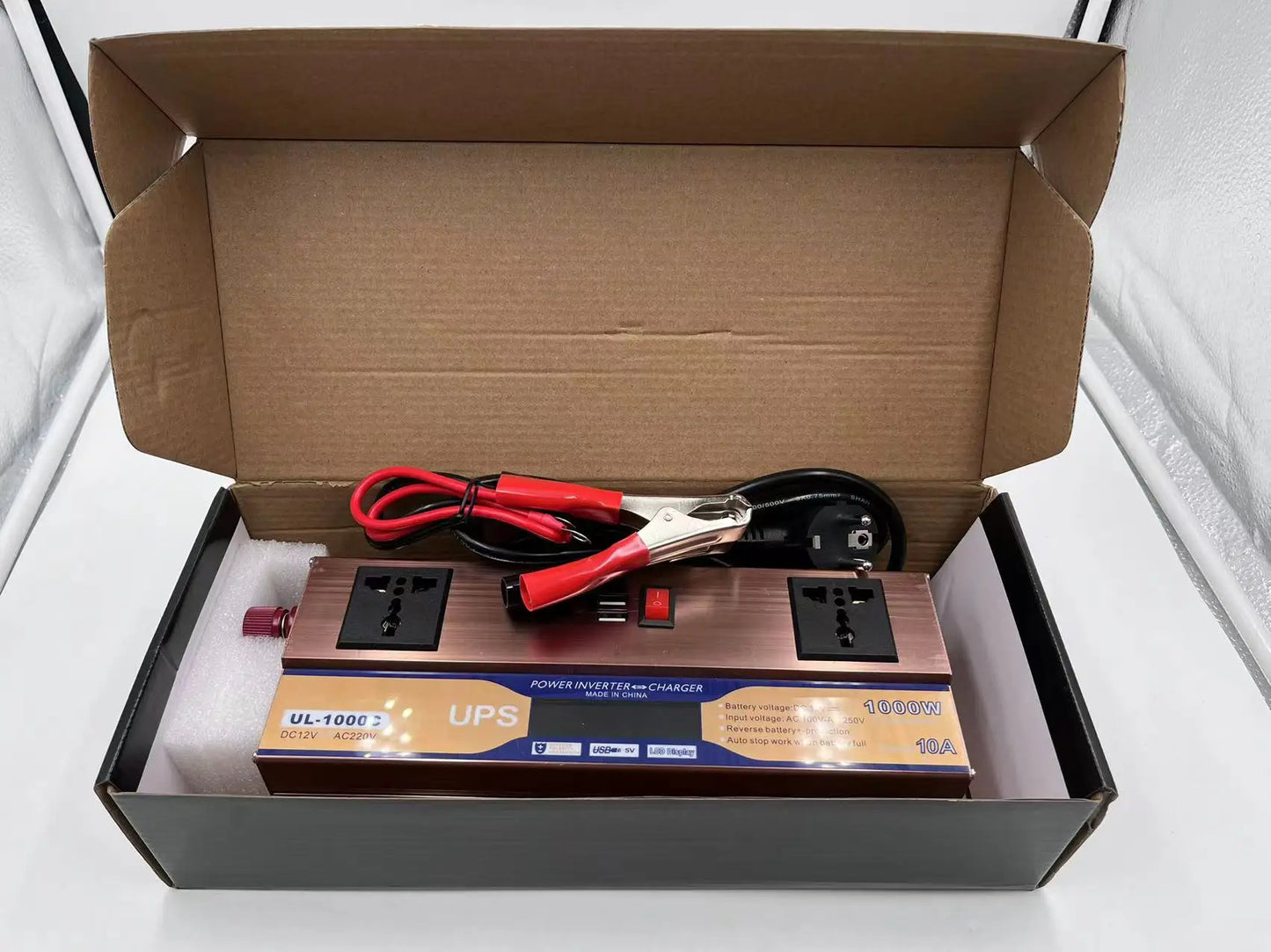 Convertisseur UPS, onduleur 2000W, fonction chargeur de batterie 12V